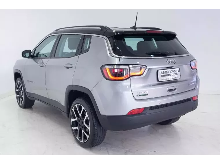 Jeep Compass Prata 18