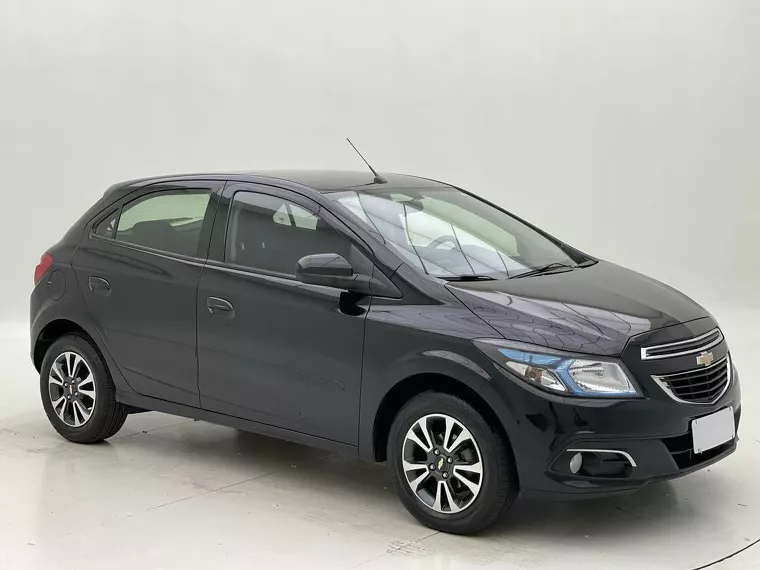 Chevrolet Onix Preto 2