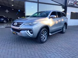 Toyota Hilux SW4