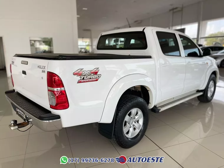 Toyota Hilux Branco 9