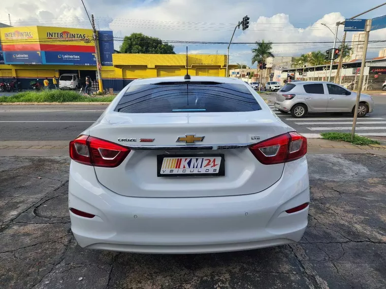 Chevrolet Cruze Branco 17