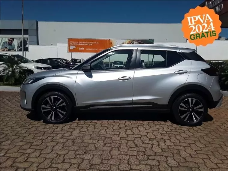 Nissan Kicks Prata 4