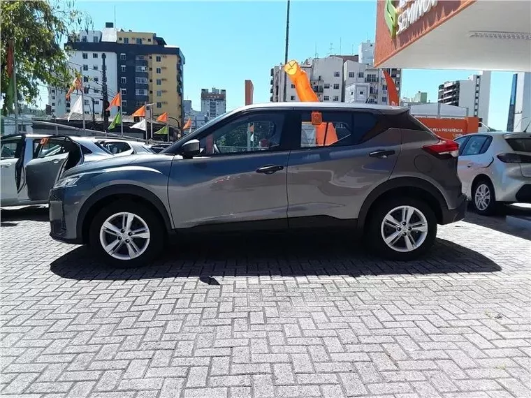 Nissan Kicks Cinza 1