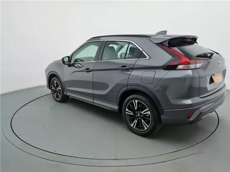 Mitsubishi Eclipse Cross Cinza 3