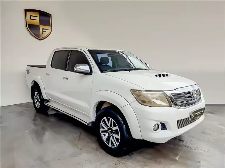 Toyota Hilux Branco 1