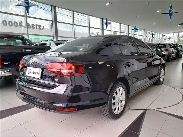 Volkswagen Jetta Preto 7