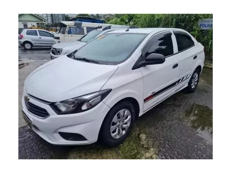 Chevrolet Onix Branco 8