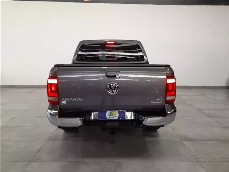 Volkswagen Amarok Cinza 9