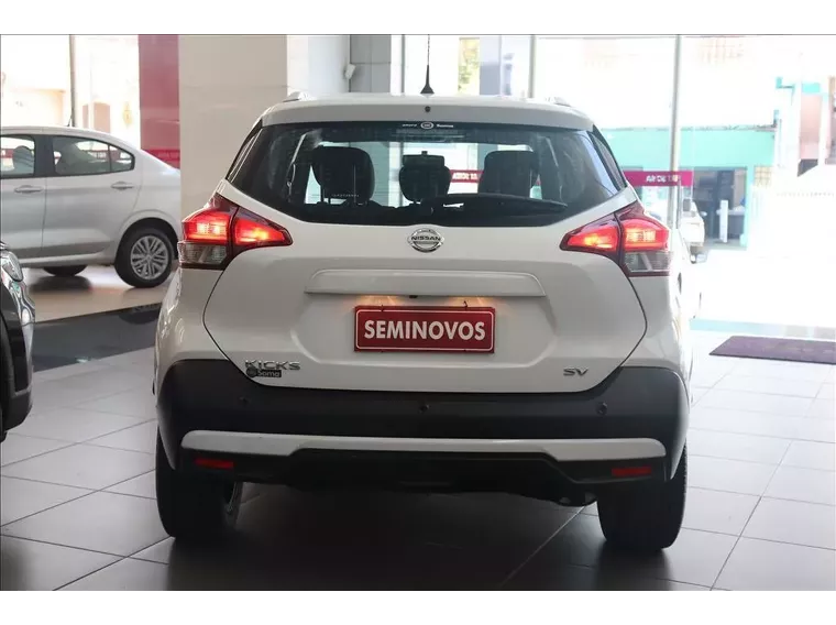 Nissan Kicks Branco 3