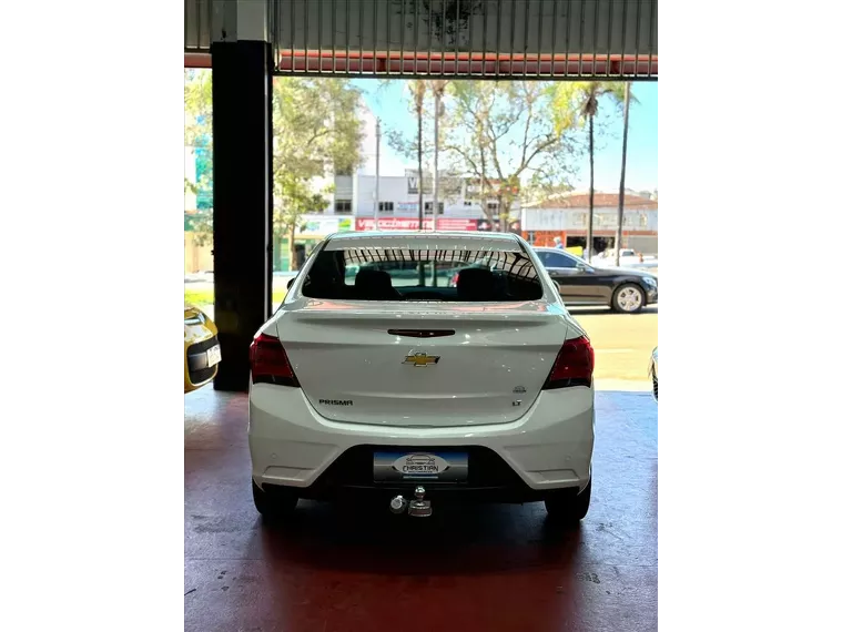 Chevrolet Prisma Branco 8