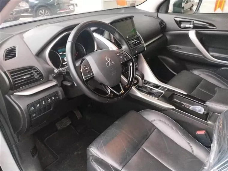 Mitsubishi Eclipse Cross Prata 8