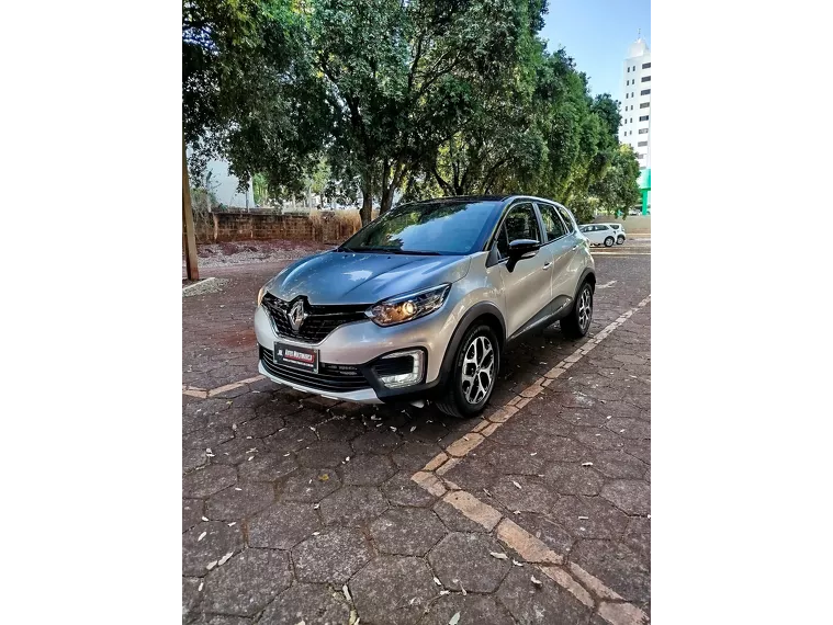 Renault Captur Prata 3