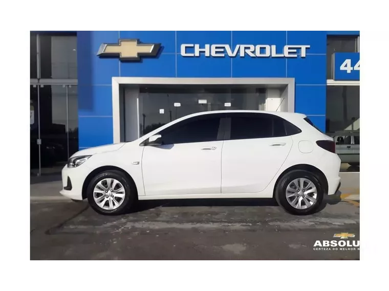 Chevrolet Onix Branco 3