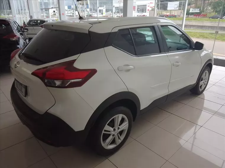 Nissan Kicks Branco 11