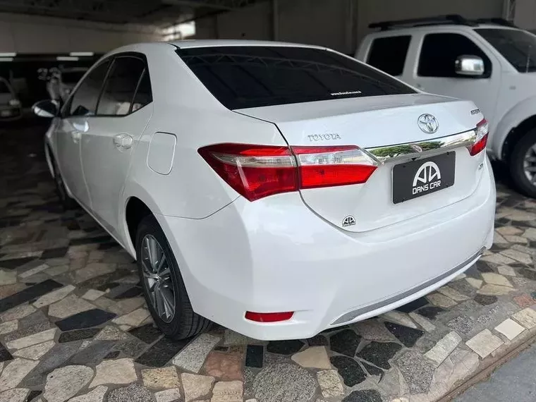 Toyota Corolla Branco 9