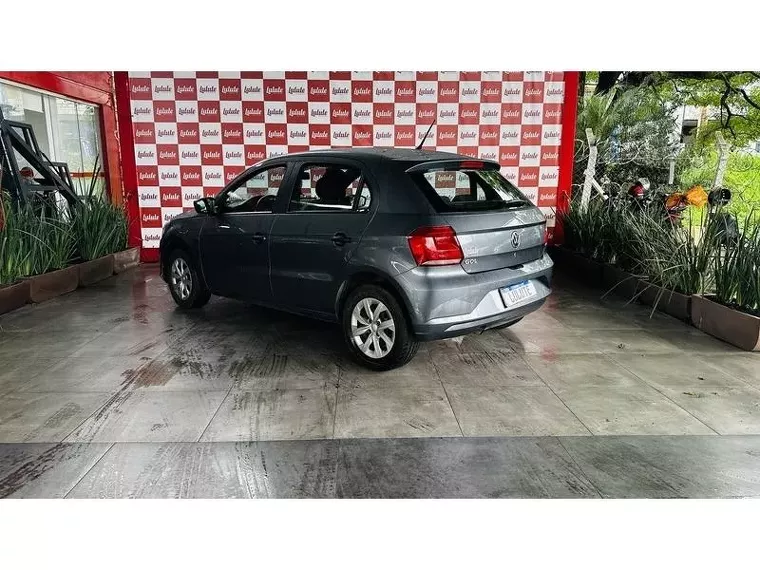 Volkswagen Gol Cinza 1