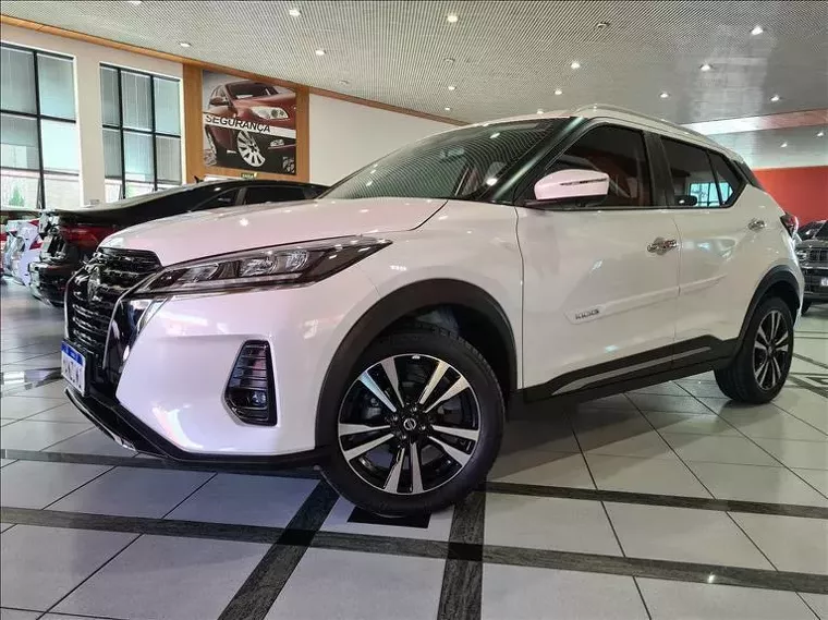 Nissan Kicks Branco 6