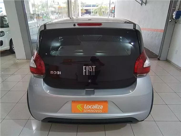 Fiat Mobi Prata 3