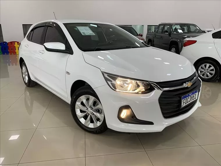 Chevrolet Onix Branco 6