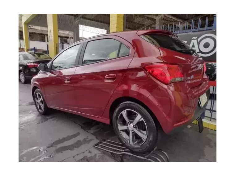 Chevrolet Onix Vermelho 1