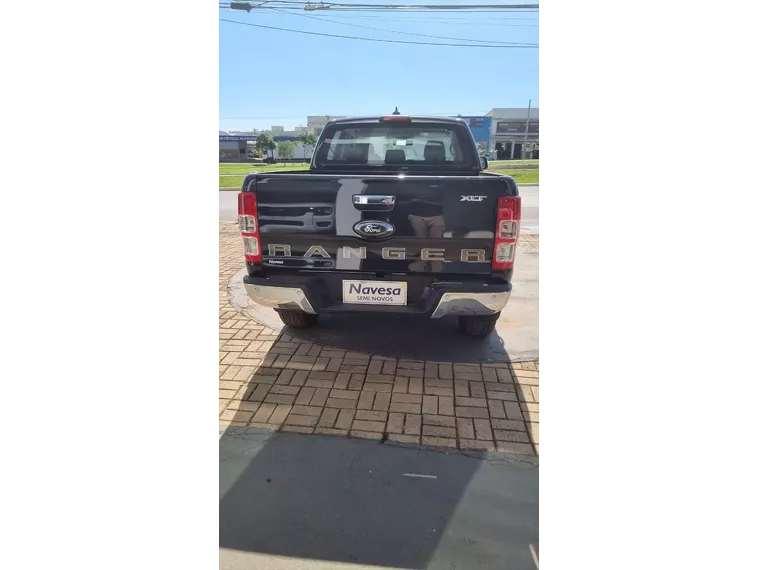 Ford Ranger Preto 12