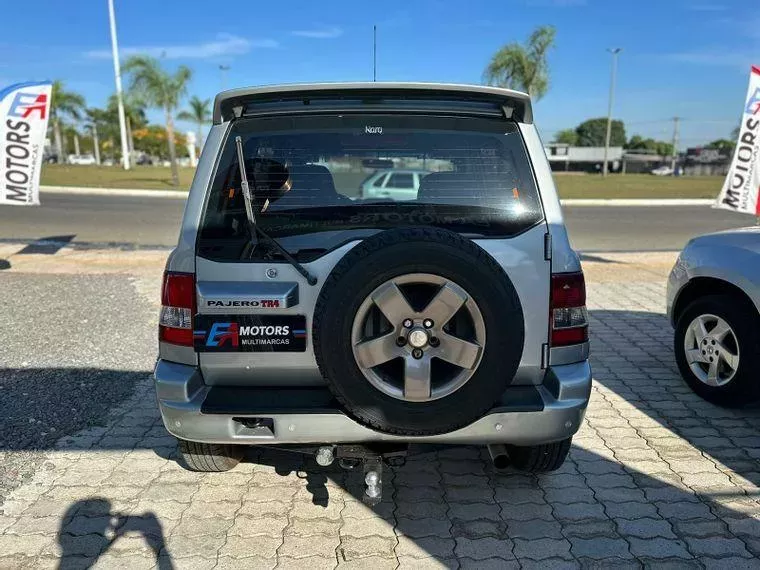 Mitsubishi Pajero Prata 8