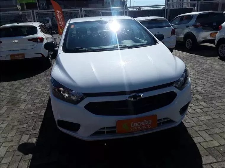 Chevrolet Onix Branco 4