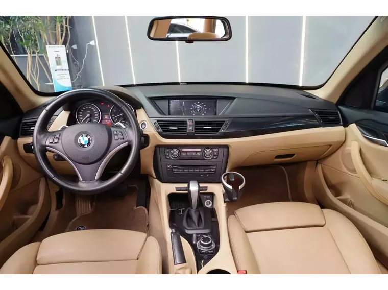 BMW X1 Preto 3