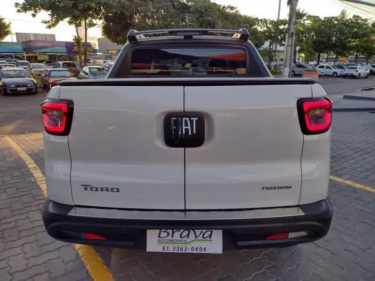 Fiat Toro Branco 16