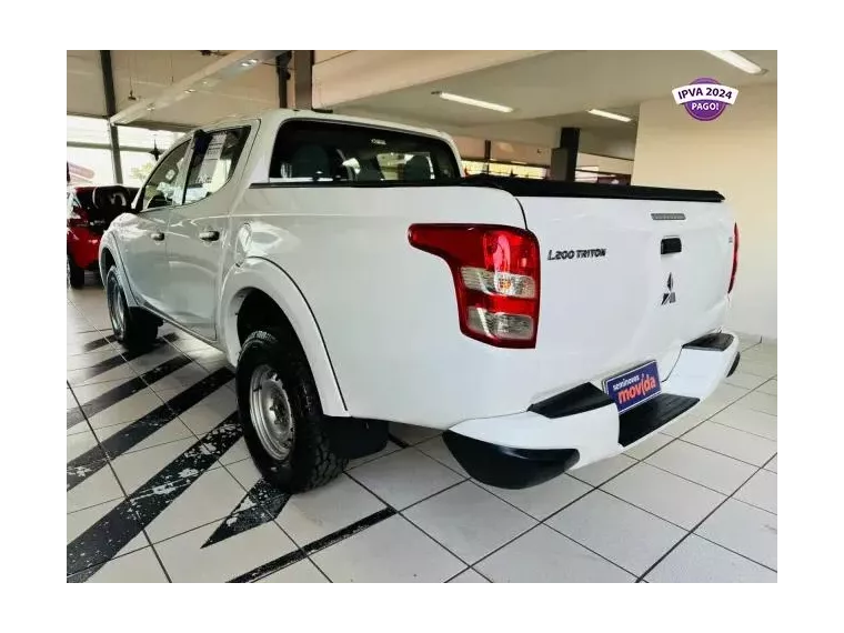 Mitsubishi L200 Branco 2