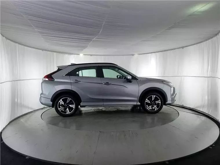 Mitsubishi Eclipse Cross Prata 13