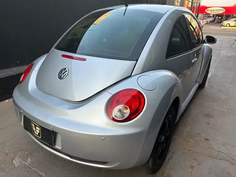 Volkswagen New Beetle Prata 4