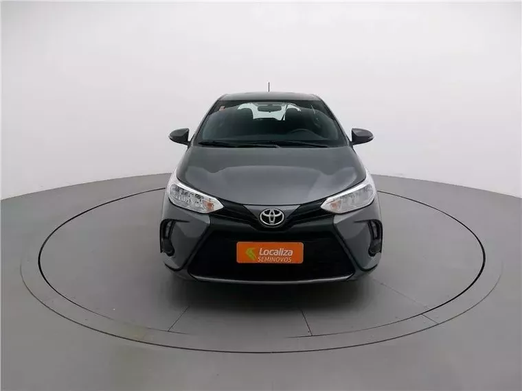 Toyota Yaris Cinza 18