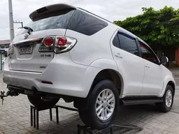Toyota Hilux SW4