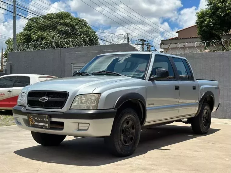 Chevrolet S10 Prata 1