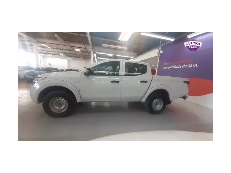 Mitsubishi L200 Branco 5