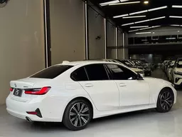 BMW 320i