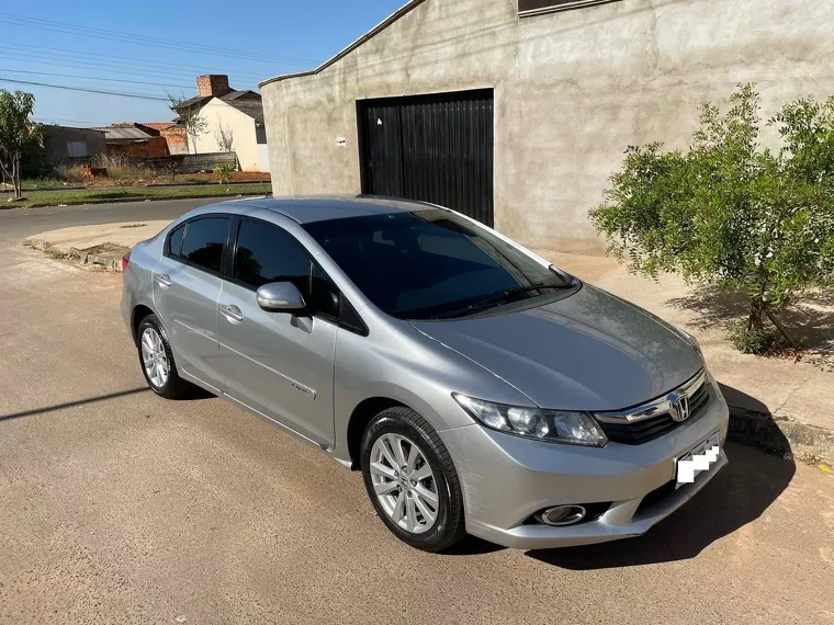 Honda Civic Prata 10