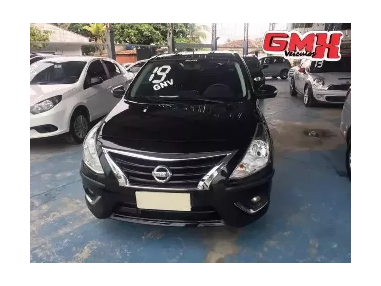 Nissan Versa Preto 1