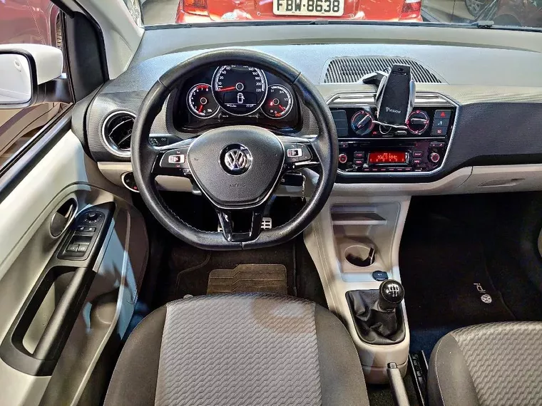 Volkswagen UP Branco 4