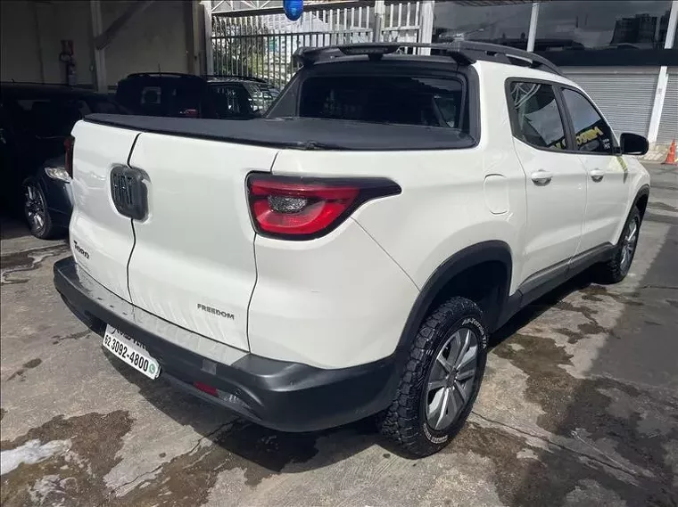 Fiat Toro Branco 2