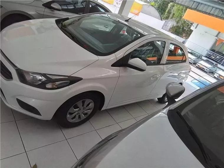 Chevrolet Onix Branco 7