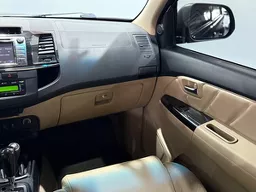 Toyota Hilux SW4