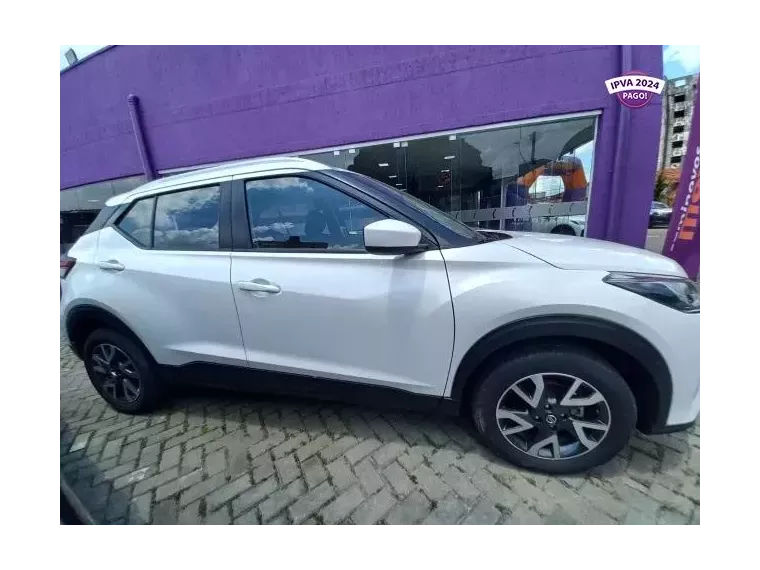 Nissan Kicks Branco 2