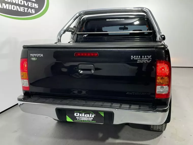 Toyota Hilux Preto 13