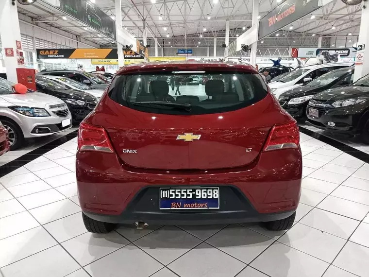 Chevrolet Onix Vermelho 10