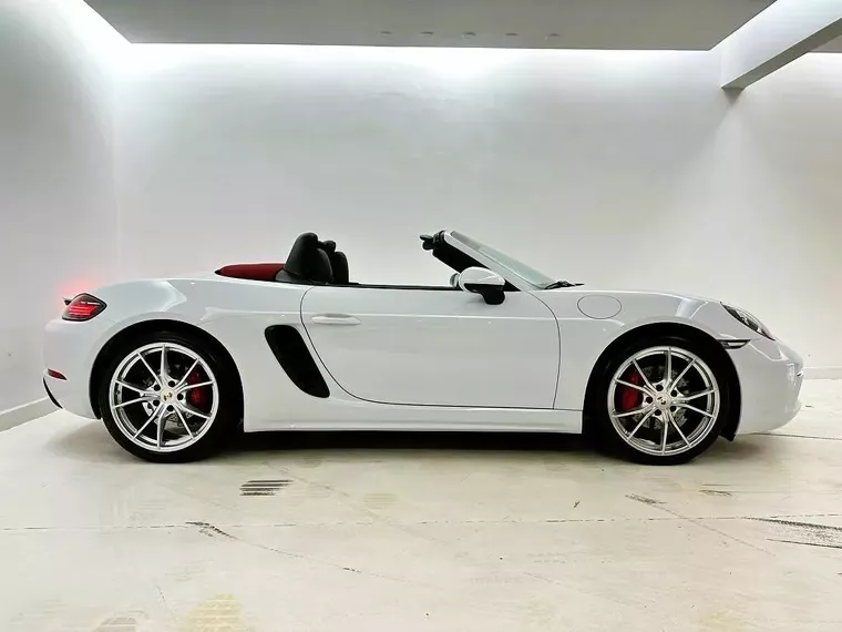 Porsche 718 Branco 38