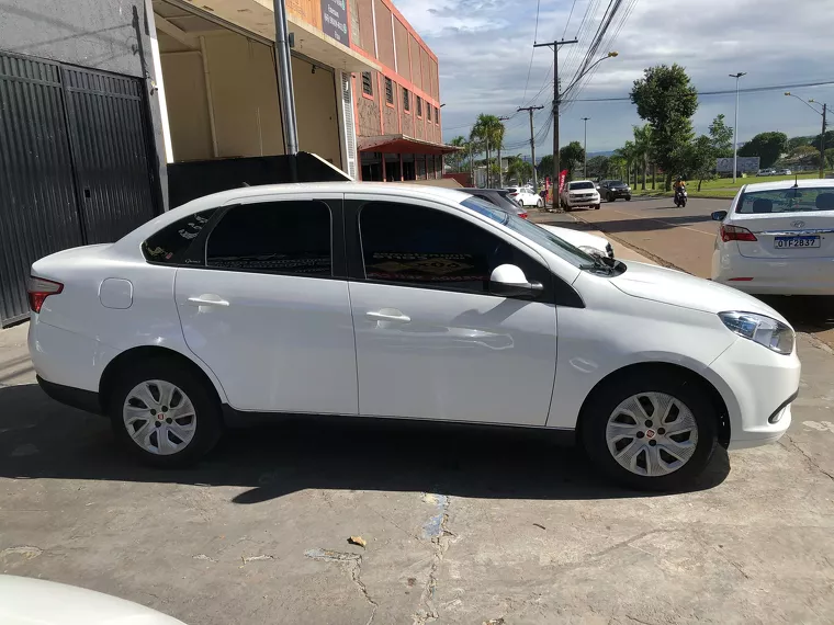 Fiat Grand Siena Branco 2