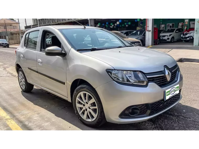 Renault Sandero Prata 4