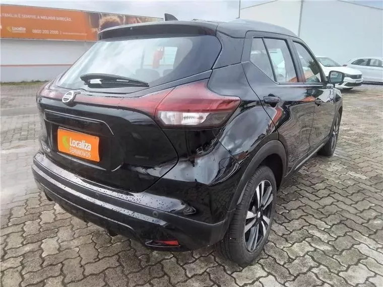 Nissan Kicks Preto 4